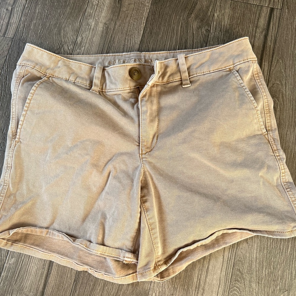 American Eagle Size 10 Midi Khaki Shorts